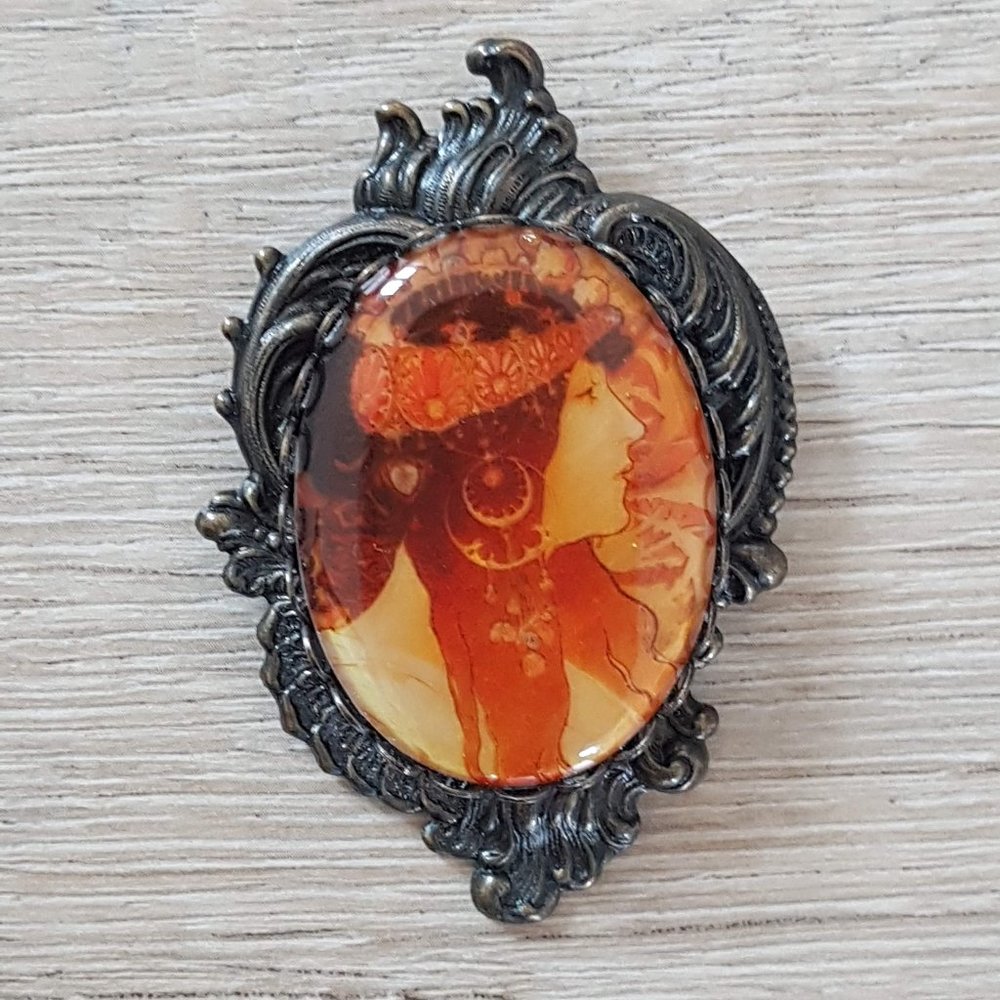 Vintage Inspired Ornate Brooch
